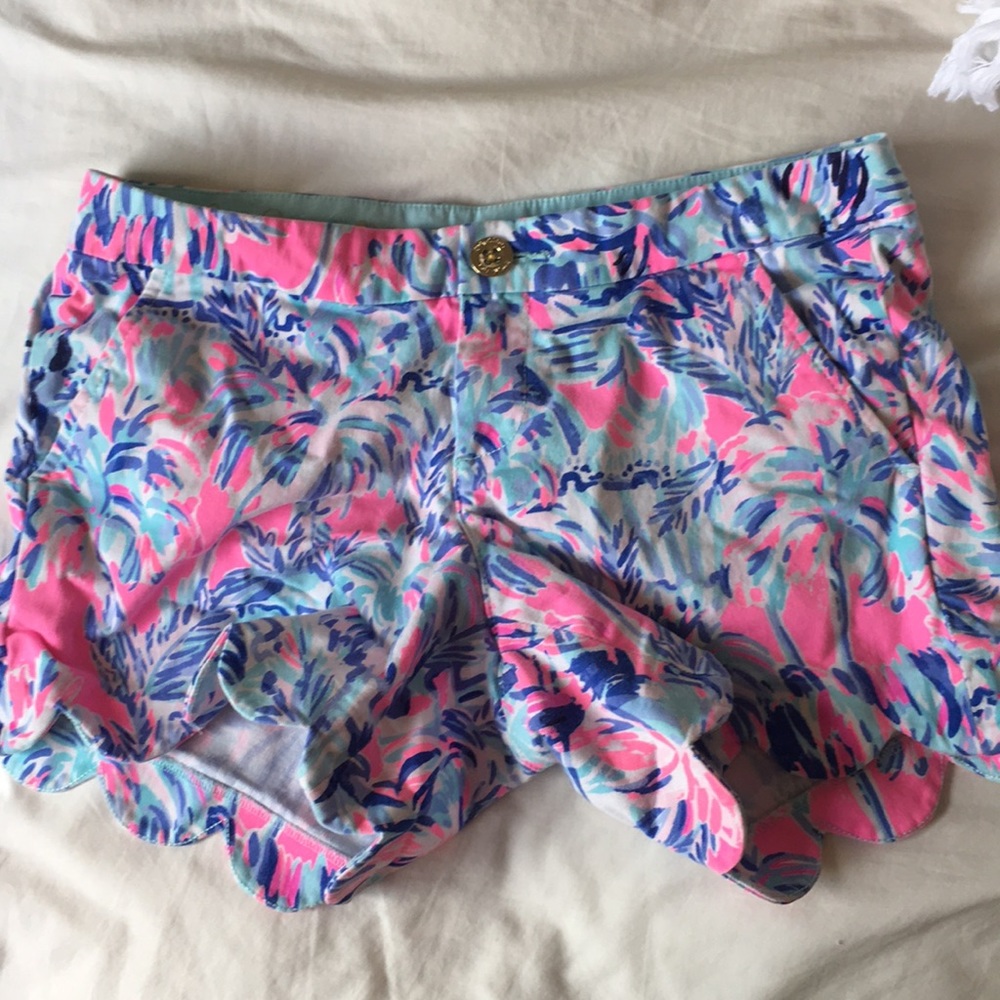 Lilly Pulitzer shorts 🌴